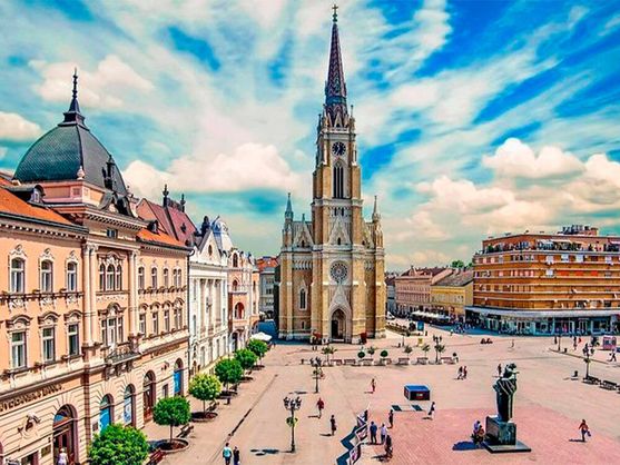 NOVI SAD DANUBIO SERBIA CRUCEROS DANUBIO DANUBE CRUISES DONAU KREUZFAHRTEN #CrucerosFluviales #Danubio #NoviSad #Serbia #CrucerosDanubio